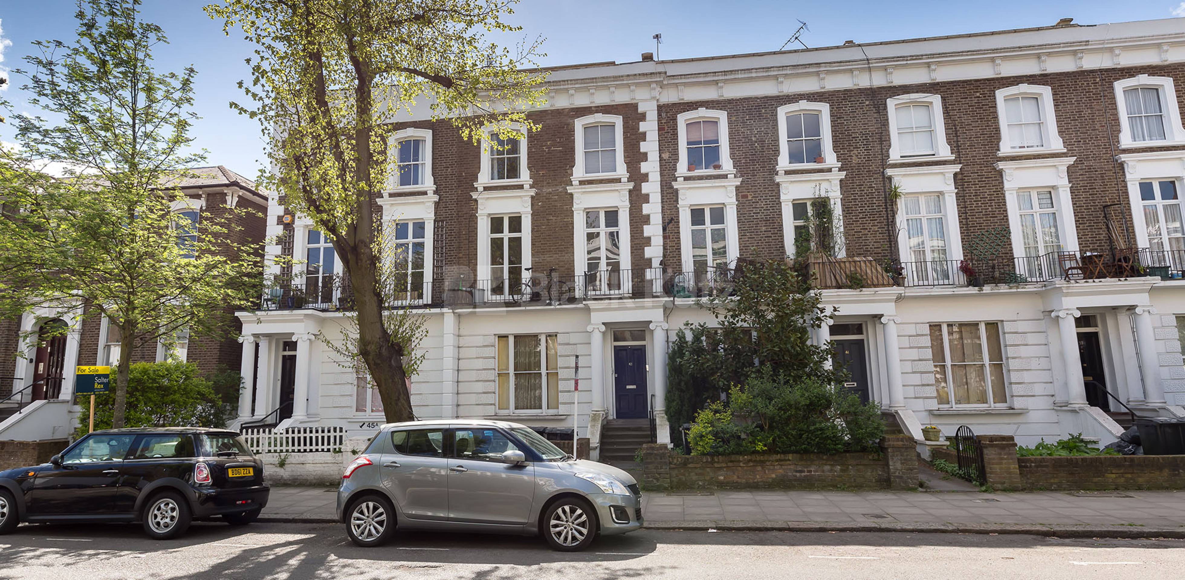 Recently refeurbished two bed in the heart of Kentish Town mins to tube & shops. Gaisford Street, Kentish Town NW5